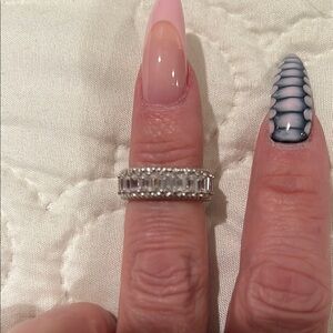 Elegant Silver Band Ring